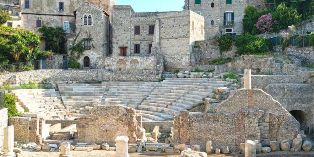 Casa Vitelli - Centro Storico A Due Passi Da Tutto Leilighet Terracina Eksteriør bilde