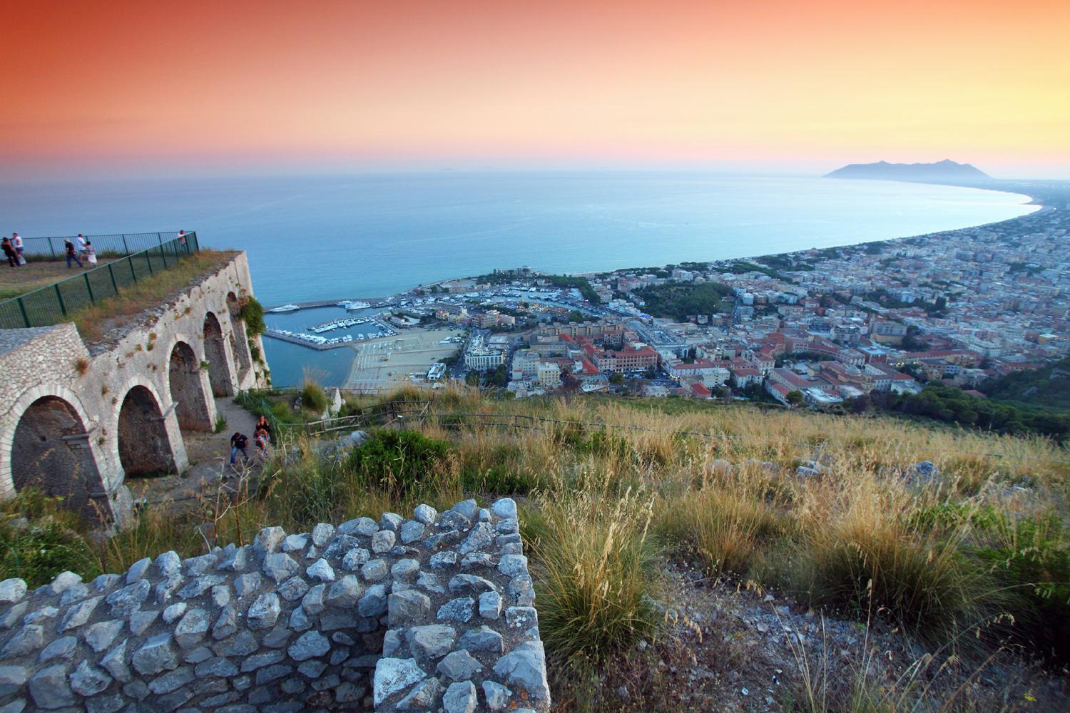 Casa Vitelli - Centro Storico A Due Passi Da Tutto Leilighet Terracina Eksteriør bilde