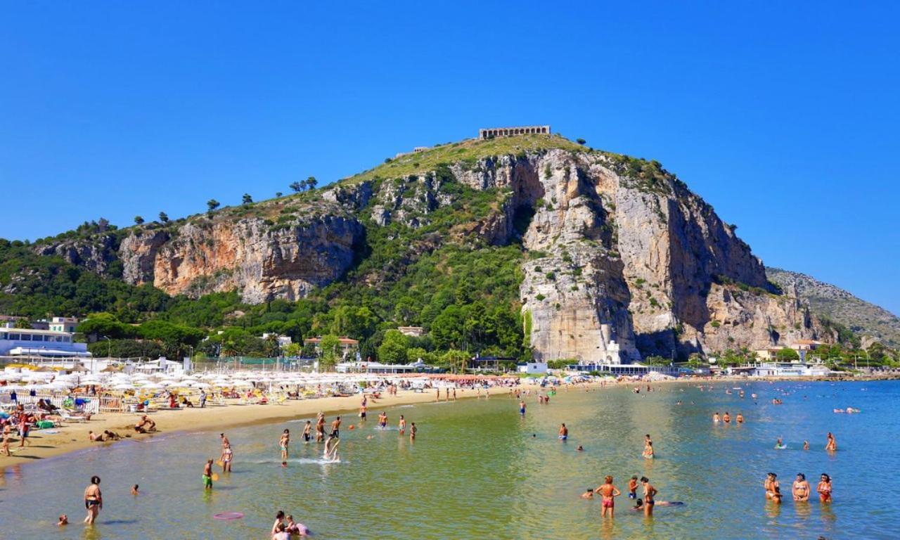 Casa Vitelli - Centro Storico A Due Passi Da Tutto Leilighet Terracina Eksteriør bilde
